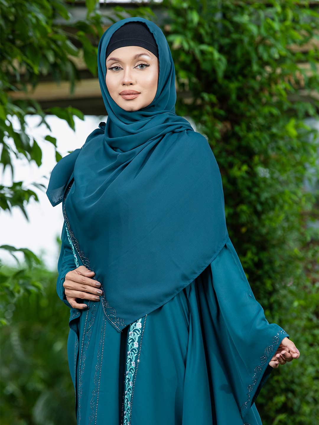 Hunter Green	 Embroidery Stone Abaya